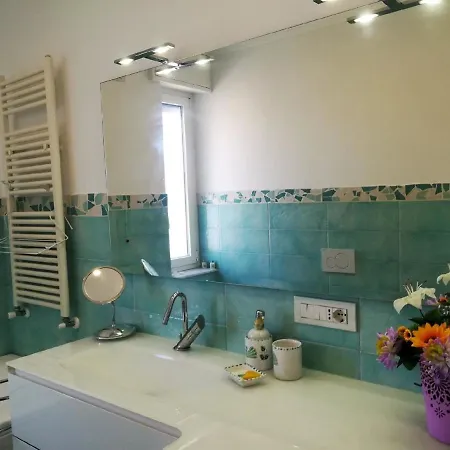 Daire Ferienwohnung Fur 6 Personen Ca 110 M In Genua, Italienische Riviera Italienische Westkuste *
